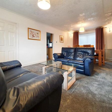 3 Bedroom House Amazon M90 Dunfermline Edinburgh 외부 사진