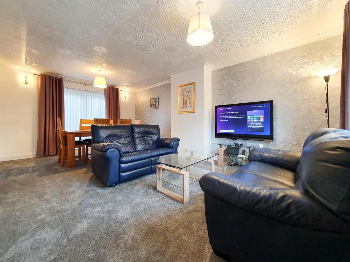 3 Bedroom House Amazon M90 Dunfermline Edinburgh 외부 사진