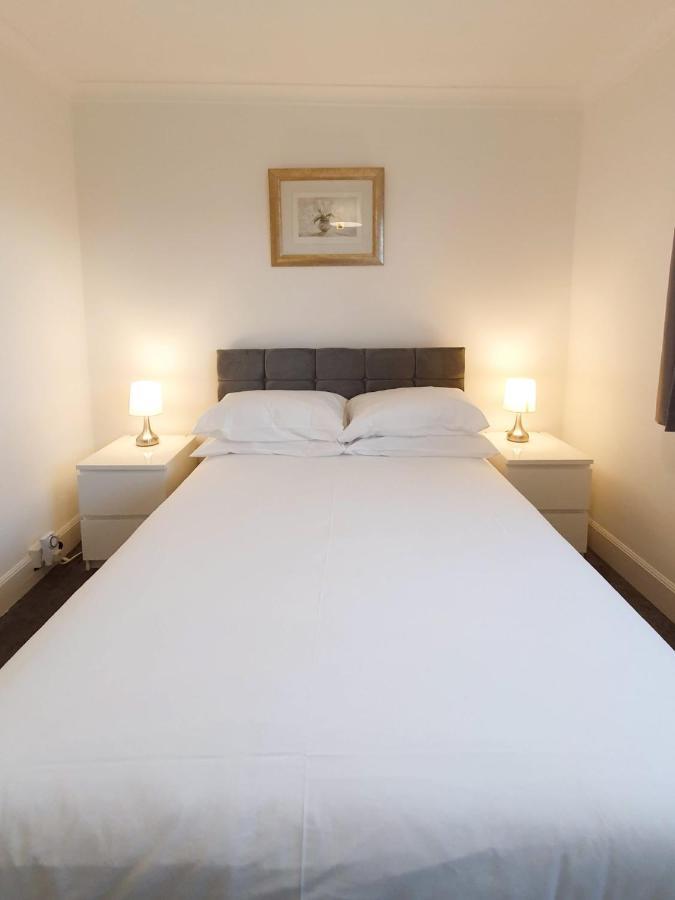 3 Bedroom House Amazon M90 Dunfermline Edinburgh 외부 사진
