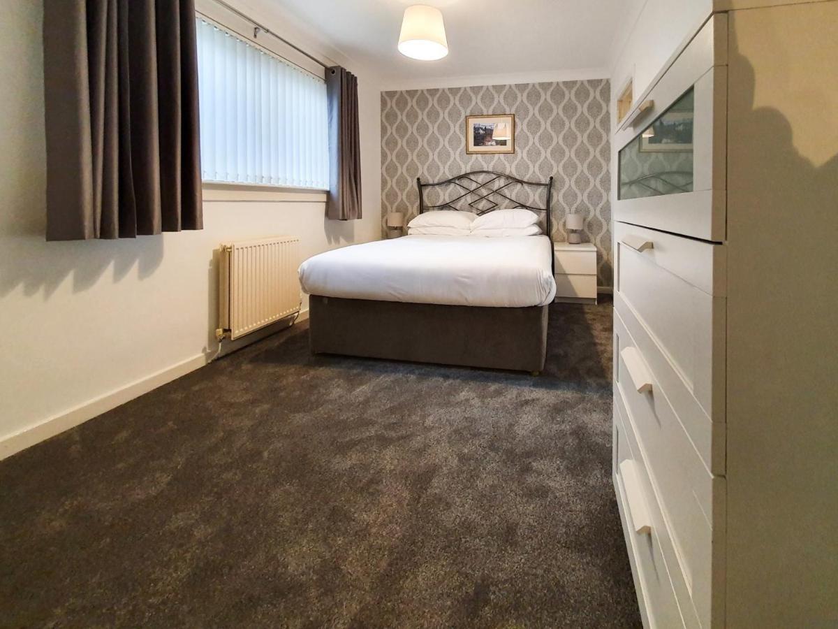 3 Bedroom House Amazon M90 Dunfermline Edinburgh 외부 사진